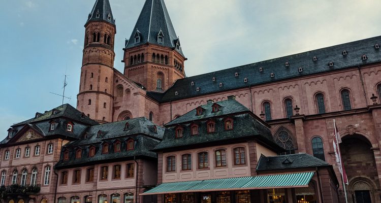 erleben sie die faszinierendsten sehenswürdigkeiten und versteckten juwelen während ihres sightseeing-abenteuers. entdecken sie atemberaubende landschaften, kulturelle highlights und unvergessliche momente in den schönsten städten und regionen.
