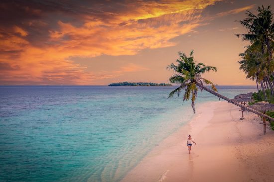 entdecken sie die atemberaubende schönheit der malediven, ein tropisches paradies mit weißen sandstränden, kristallklarem wasser und luxuriösen resorts. genießen sie unvergessliche erlebnisse in einem der schönsten reiseziele der welt.