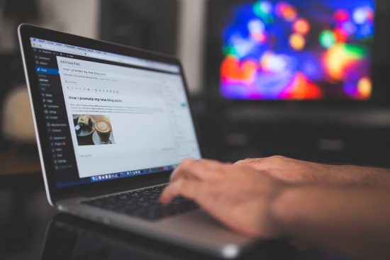 entdecken sie die welt des reisebloggens! inspirierende geschichten, praktische tipps und atemberaubende fotos warten auf sie. begleiten sie uns auf unseren abenteuern und erfahren sie, wie sie ihre eigenen reiseerlebnisse festhalten können.