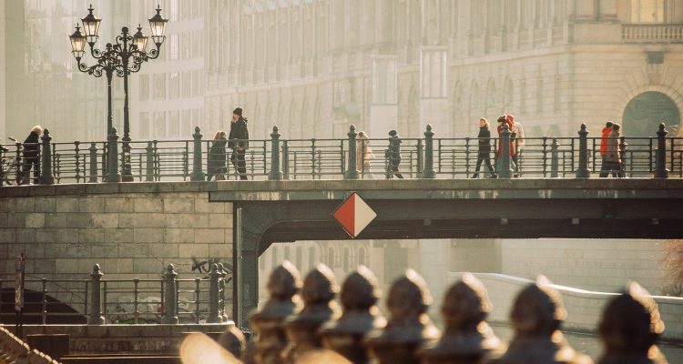 entdecken sie die pulsierenden städte der welt, ihre kulturellen schätze, die vielfältige architektur und die einzigartigen erlebnisse, die sie zu bieten haben. von modernen metropolen bis zu historischen städten - jede stadt erzählt ihre eigene geschichte.