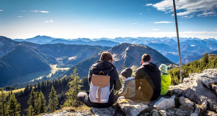 entdecken sie die besten tipps für eine unvergessliche familienreise! von der planung bis zu aktivitäten für kinder – gestalten sie ihre reise stressfrei und voller spaß.