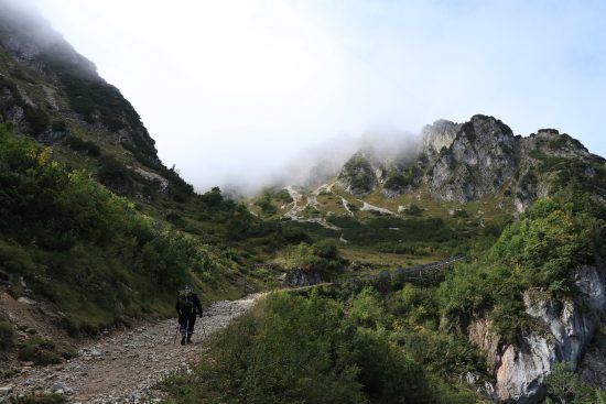 entdecken sie die schönheit der natur beim wandern! genießen sie atemberaubende landschaften, frische luft und unvergessliche abenteuer auf den besten wanderwegen deutschlands.