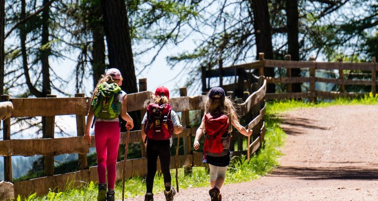 entdecken sie die schönsten wanderwege für jedes niveau. genießen sie die natur, atemberaubende ausblicke und spannende abenteuer auf unseren gut markierten trails. perfekt für anfänger und erfahrene wanderer!