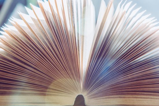 entdecken sie die faszinierende welt der reiseliteratur, die die schönheit und vielfalt der kulturen erkundet. lassen sie sich von abenteuerlichen erzählungen und inspirierenden reiseberichten verführen und planen sie ihre nächste entdeckungsreise mit literarischen empfehlungen für jedes reiseziel.