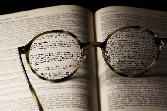 entdecken sie die fesselnde welt der reiseliteratur! tauchen sie ein in inspirierende geschichten, aufregende abenteuer und kulturelle einblicke, die sie auf einzigartige reisen in ferne länder mitnehmen.