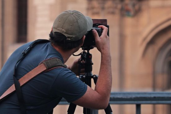 entdecken sie die faszinierende welt der reisefotografie! lassen sie sich von atemberaubenden landschaften, kulturellen momenten und inspirierenden reiseerlebnissen fesseln. perfekt für alle, die unvergessliche reiseerinnerungen festhalten möchten.