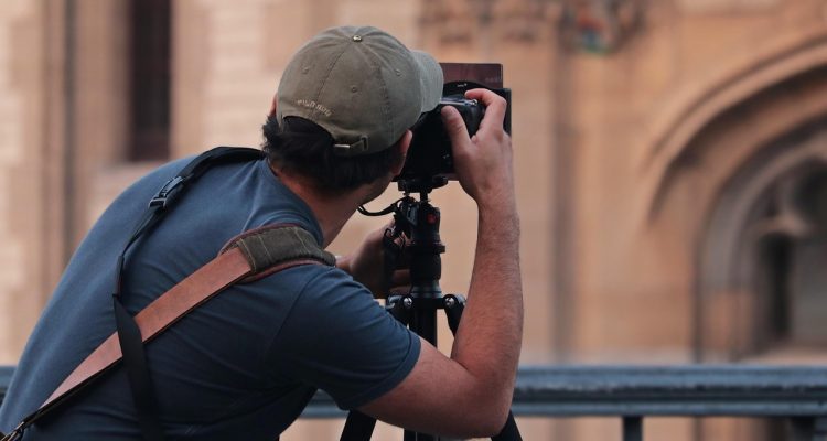 entdecken sie die faszinierende welt der reisefotografie! lassen sie sich von atemberaubenden landschaften, kulturellen momenten und inspirierenden reiseerlebnissen fesseln. perfekt für alle, die unvergessliche reiseerinnerungen festhalten möchten.