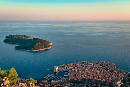 entdecken sie die besten reisetipps für europa! von unverzichtbaren sehenswürdigkeiten bis hin zu versteckten schätzen, unsere tipps helfen ihnen, unvergessliche erlebnisse auf ihrem europa-abenteuer zu gestalten.