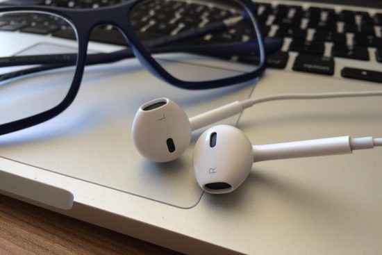 entdecken sie die besten reise-podcasts, die sie zu inspirierenden orten auf der ganzen welt führen. lassen sie sich von faszinierenden geschichten und nützlichen tipps für ihre nächste reise begeistern.