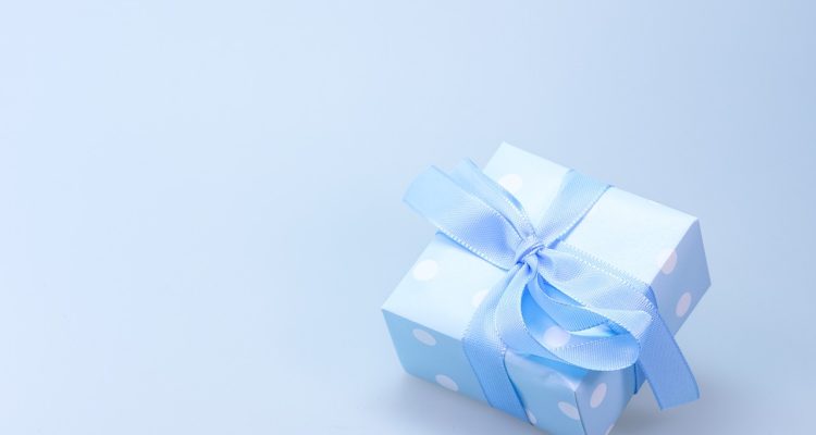 entdecken sie die besten reisengeschenke für weltenbummler! von praktischen accessoires bis hin zu einzigartigen souvenirs - finden sie das perfekte geschenk für jeden reisenden. ideal für geburtstage, jubiläen oder einfach als besondere überraschung!